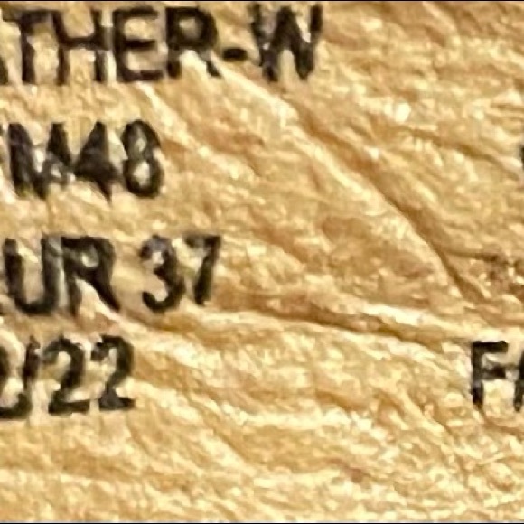 Olukai - Ho'opio Leather Flipflops NWOT - Picture 10 of 13